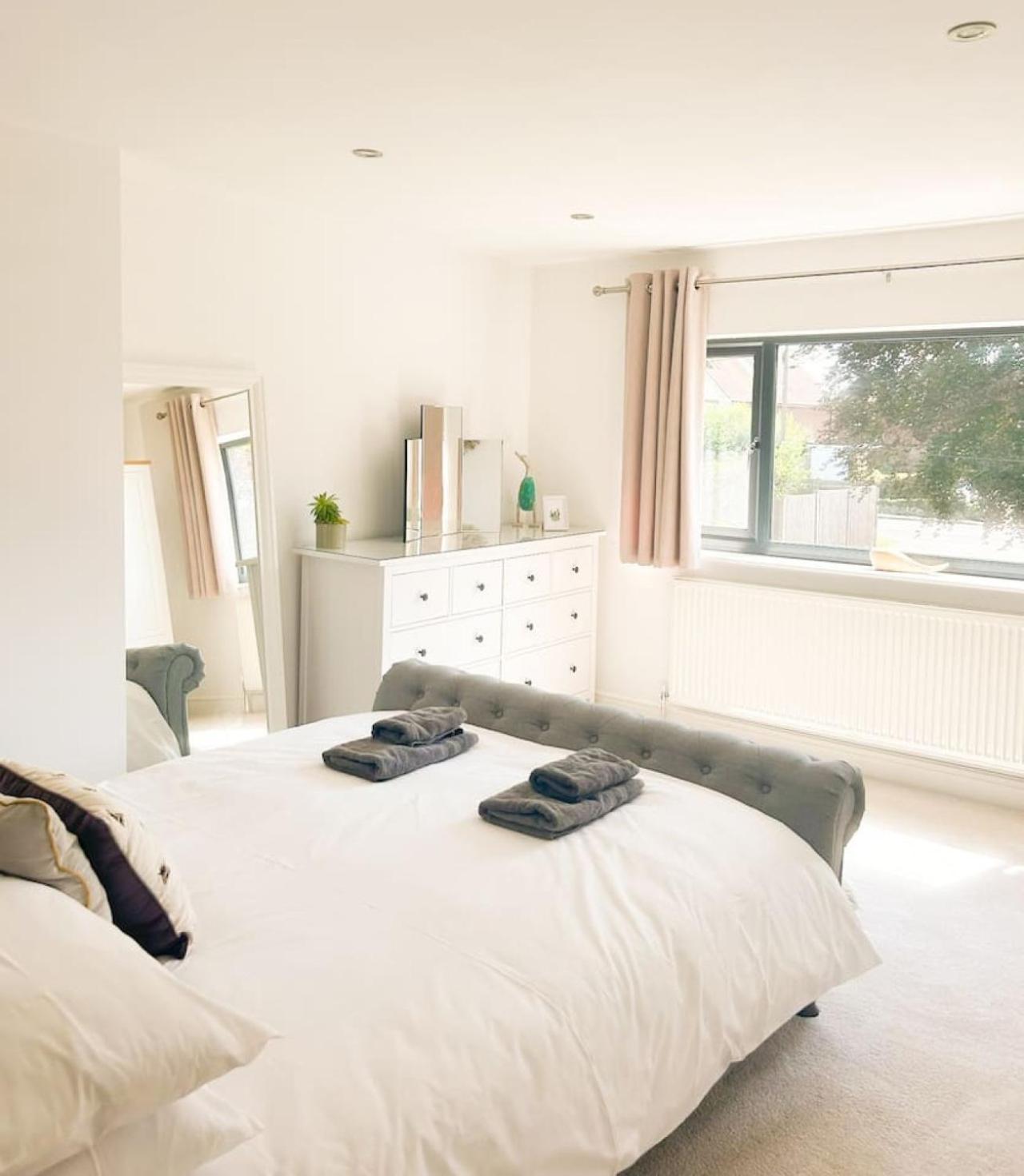 Вілла Luxe 5 Bed House In Guildford. Morden Amenities Normandy Екстер'єр фото