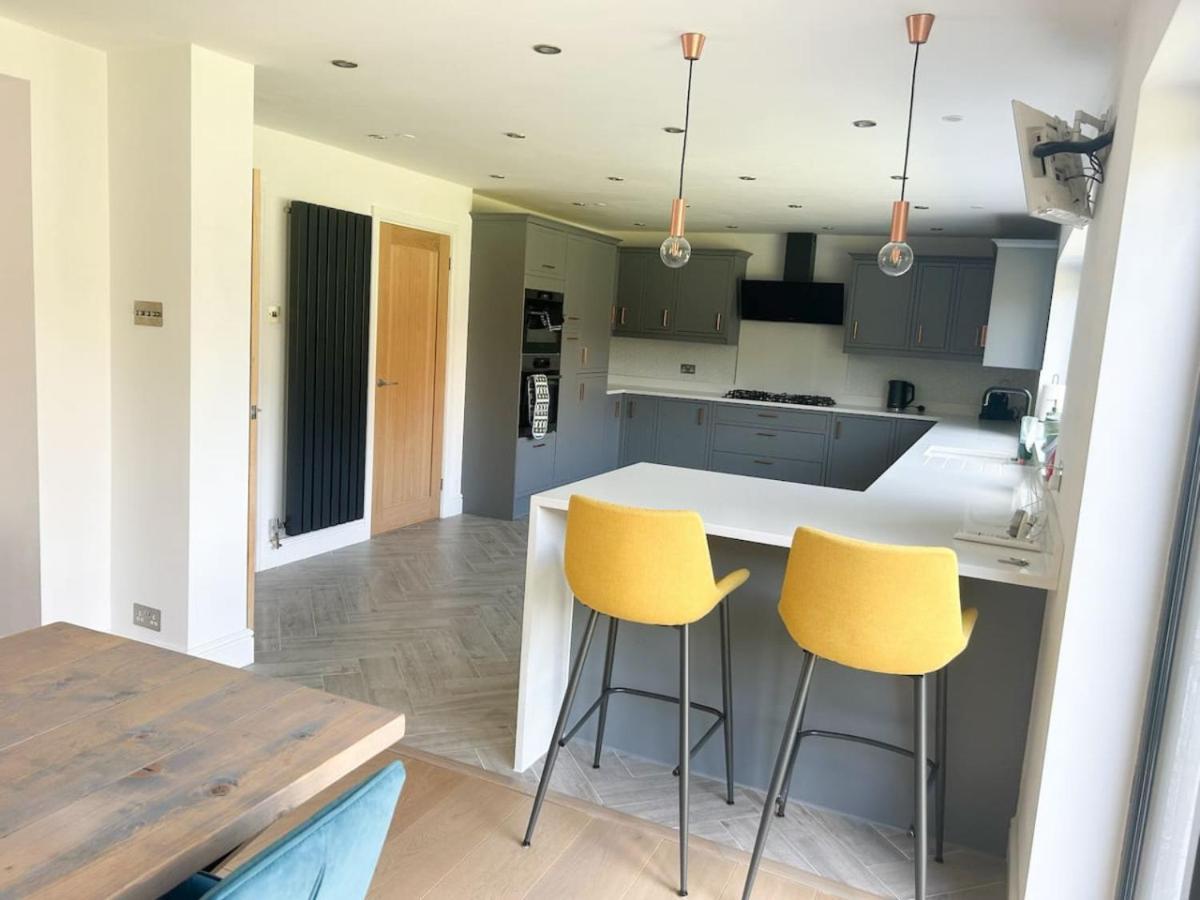 Вілла Luxe 5 Bed House In Guildford. Morden Amenities Normandy Екстер'єр фото